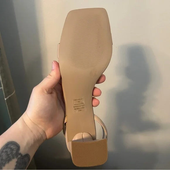 Steve Madden Heels Luxe Nude Block Sandals Natural Cocktail Casual Neutral - Picture 12 of 13